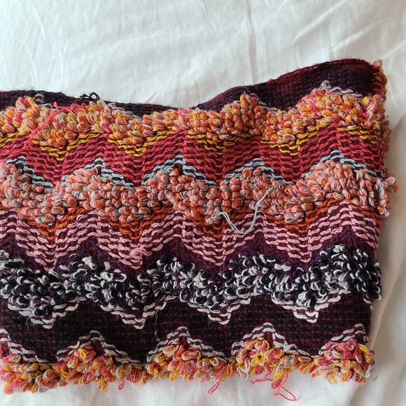 Women's scarf - Picture 3 of 4